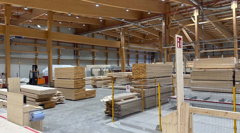 Hochmoderne Produktionshalle für Massivholzelemente